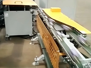 ناقل توزيع وتحويل مسارات أجسام العلب